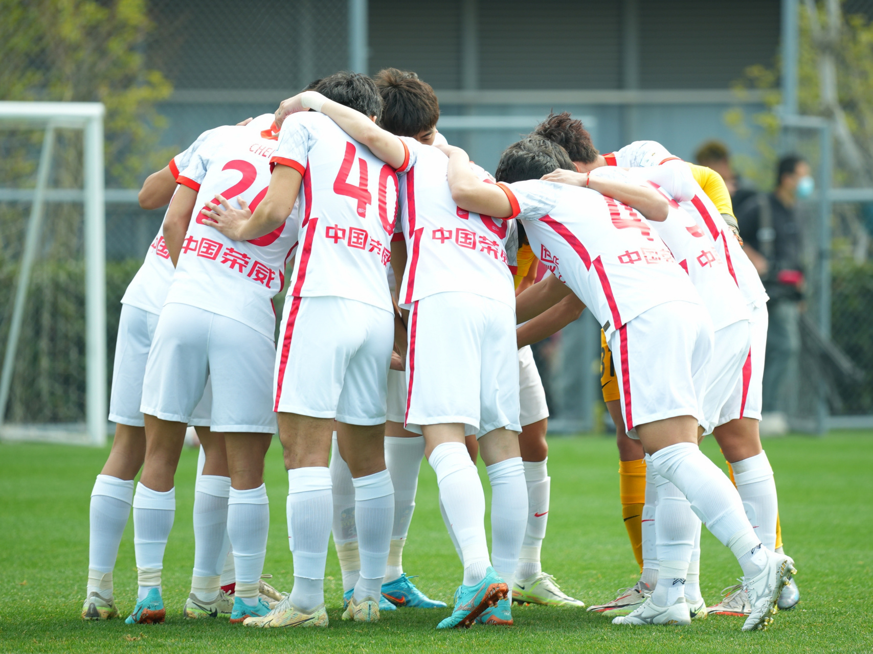 万博max网页版-赛场上球员表现出色,展现才华和团队配合的句子